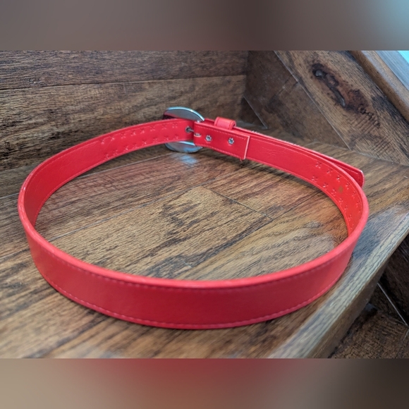 Vintage Western Red Belt with Silver Accents Vegan Leather Sz M - Picture 4 of 6